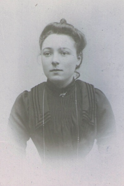 Marguerite vers 1900 (18 ans)