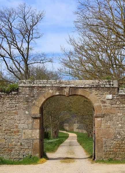 Accès aux dépendances du château